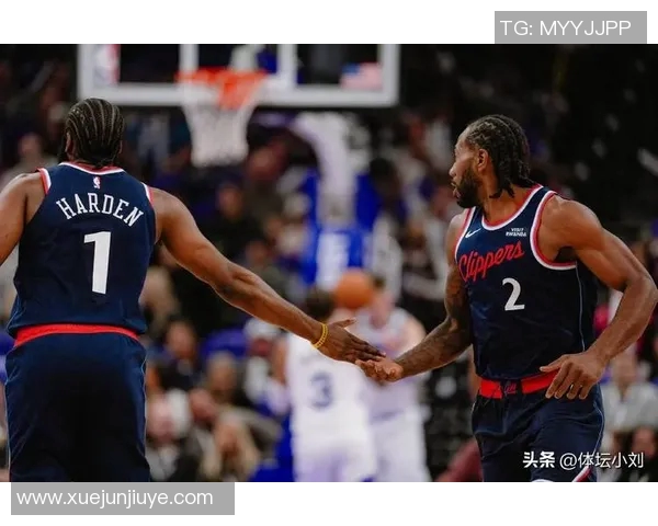 快船大胜篮网，莱昂纳德发挥出色，掀起赛场风暴